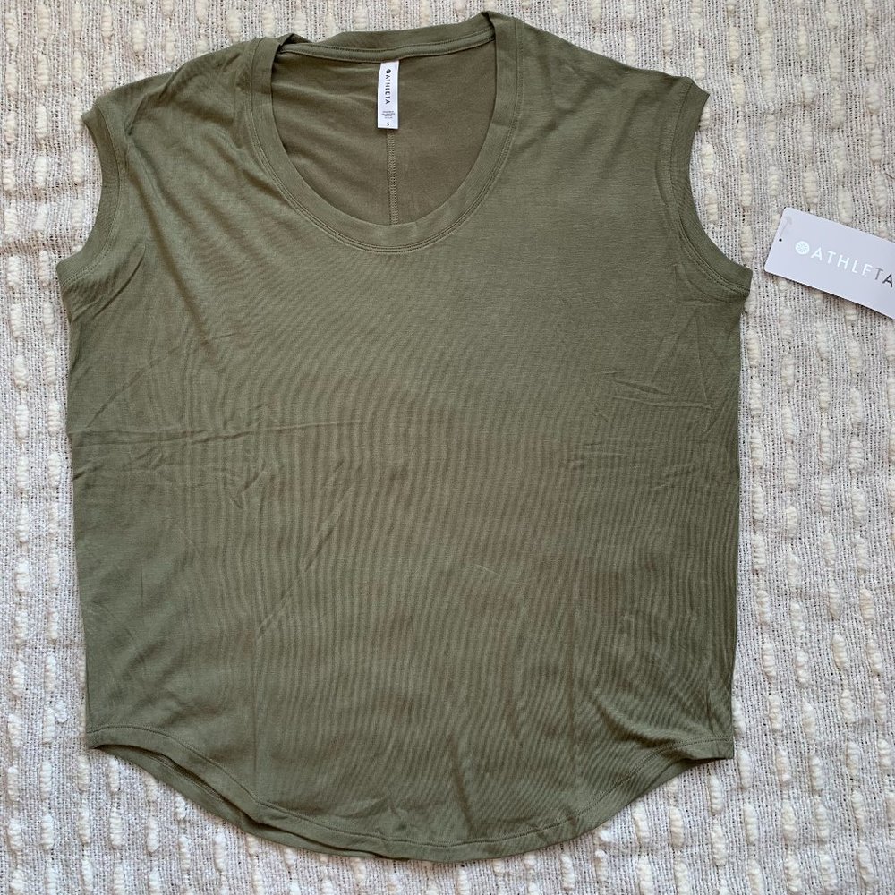 NWT Athleta Cloudlight Stratus Tee
